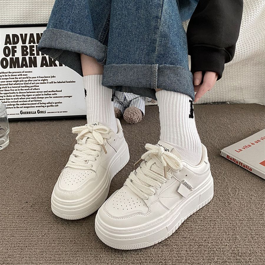 Damen Plattform Sneakers mit sportlichem Design und verstärkter Sohle
