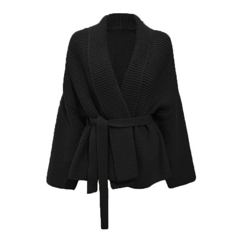 Damen Grobstrickjacke mit modernem Wickeldesign und breitem Kragen
