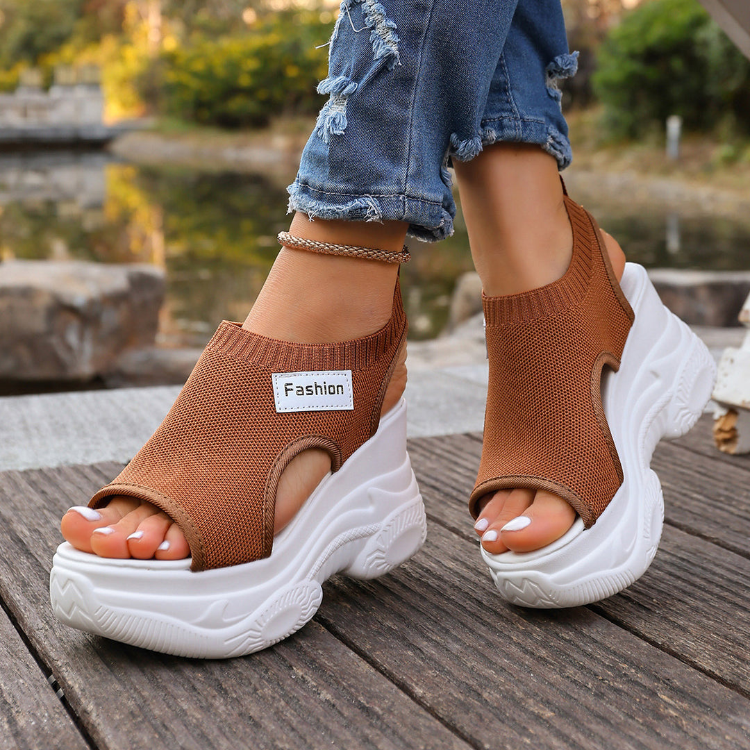 Damen Komfortable und modische Riemchen-Sandalen mit Plateau-Rand R&B