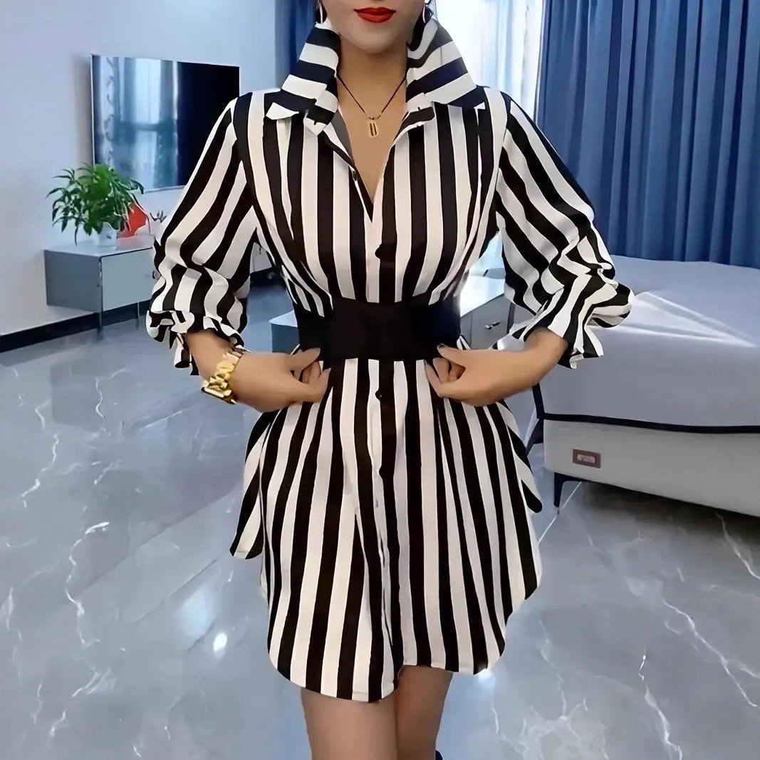 Damen Hemdblusenkleid mit markantem Streifenmuster und weitem Kragen R&B