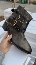 Damen nan knöchelhohe Biker-Stiefelette mit mehreren Nietenriemen, dekorativen Ketten und verstellbaren Schnallen R&B