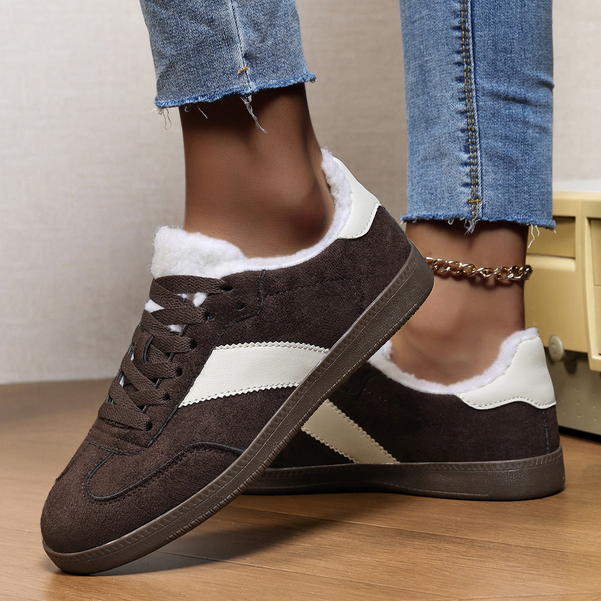 Damen Sneaker mit warmem Innenfutter und rutschfester Sohle