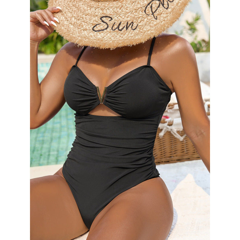 Damen Einteiler Badeanzug mit schickem Cut-Out und eleganten Details R&B