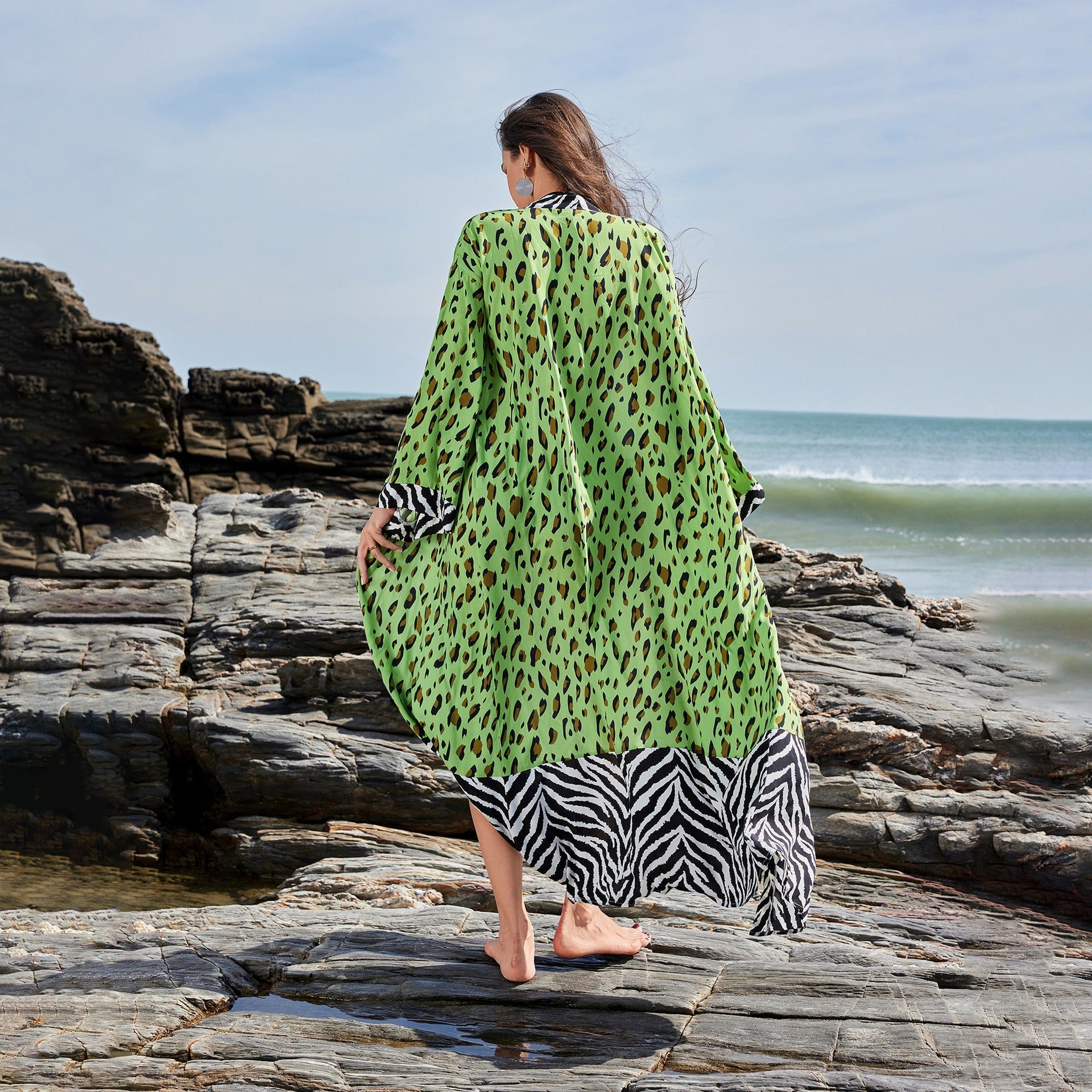 Damen modischer Strandkimono mit auffälligen Mustern R&B