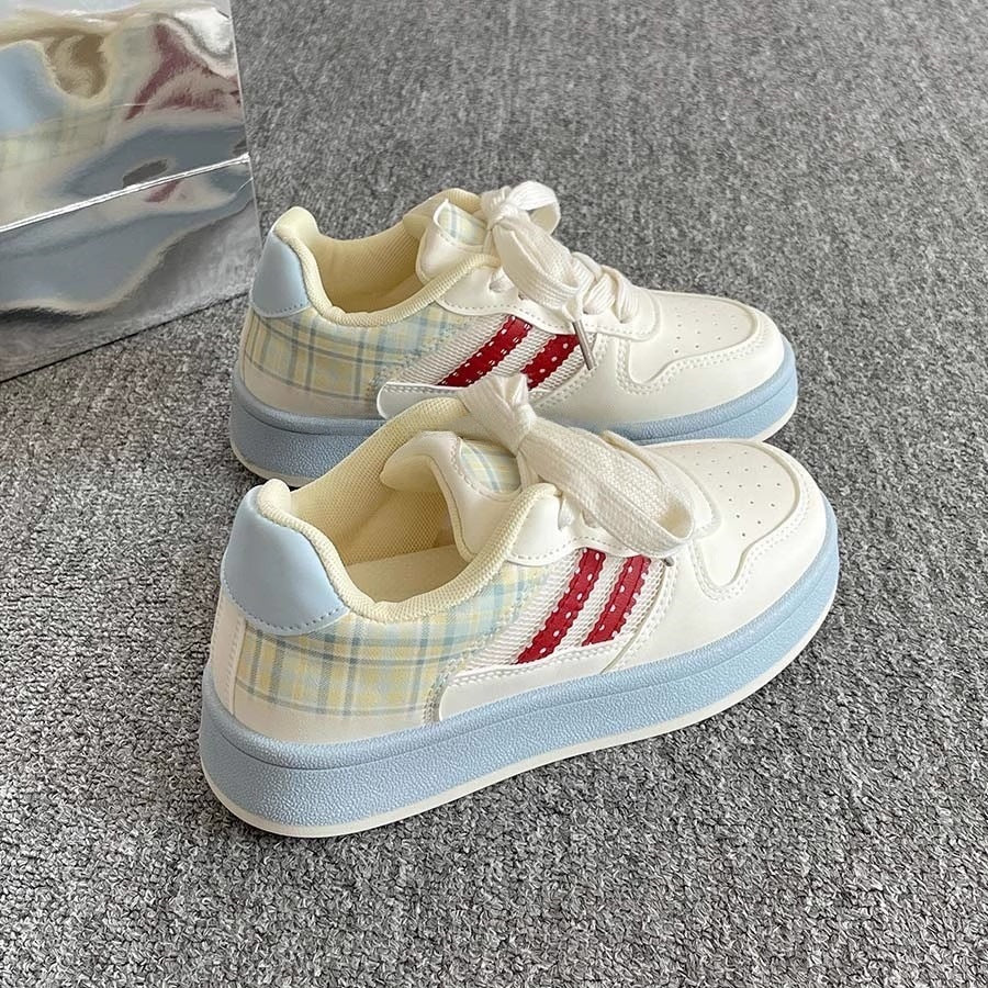 Damen Sneakers mit verspieltem Karomuster und bequemer Sohle R&B