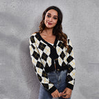 Damen Modischer Karodeckpullover mit tiefem V-Ausschnitt und eleganten Knopfdetails R&B