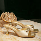 Damen Glamouröse Slingback-Sandalen mit schimmerndem Design und zierlicher Schleifenapplikation R&B