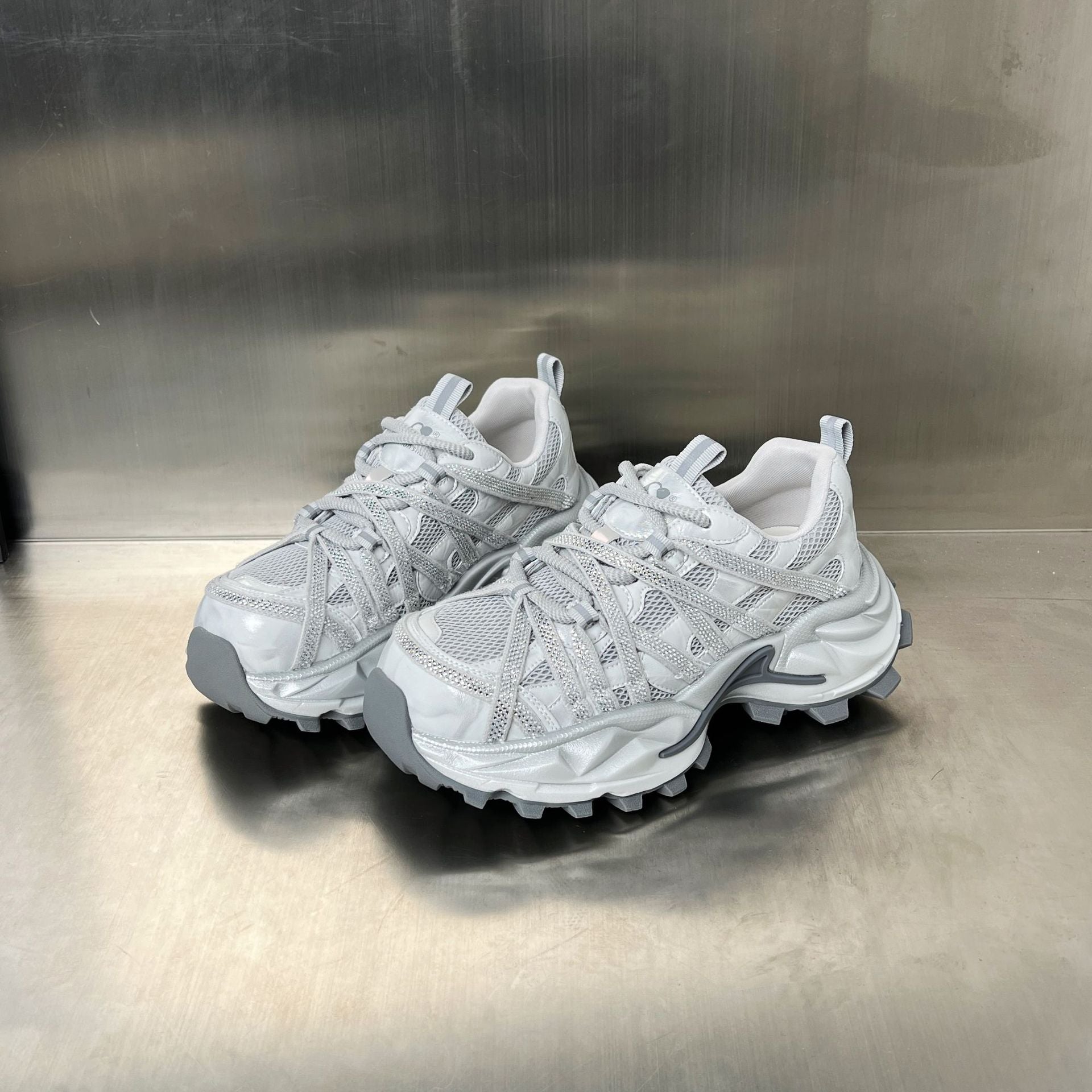 Damen Sportliche Trailrunning-Sneaker mit atmungsaktiver Mesh-Oberfläche und rutschfester Sohle R&B