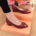 Damen klassische Pumps mit modischer Verzierungsbeschläge R&B