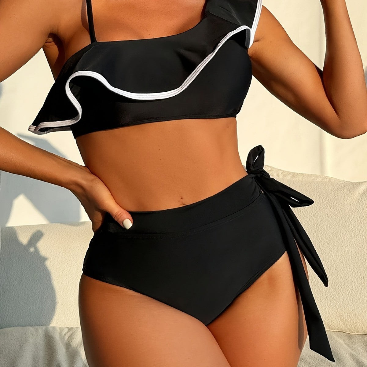 Damen Bikini-Set mit asymmetrischem Oberteil und elegantem U-Bund R&B