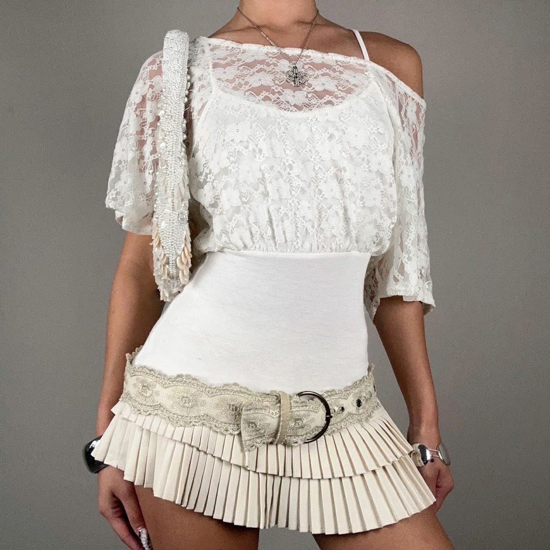 Damen Spitzenshirt mit figurbetontem Unterteil R&B