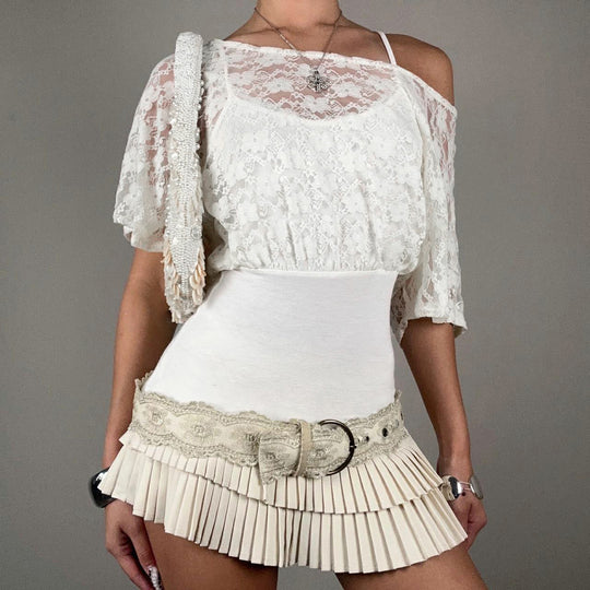 Damen Spitzenshirt mit figurbetontem Unterteil R&B