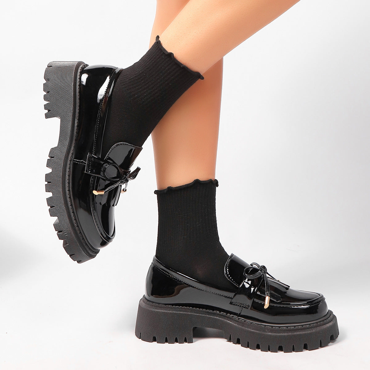 Damen modische Lacklederschuhe mit robustem Profilsohle und Schleifenakzent R&B