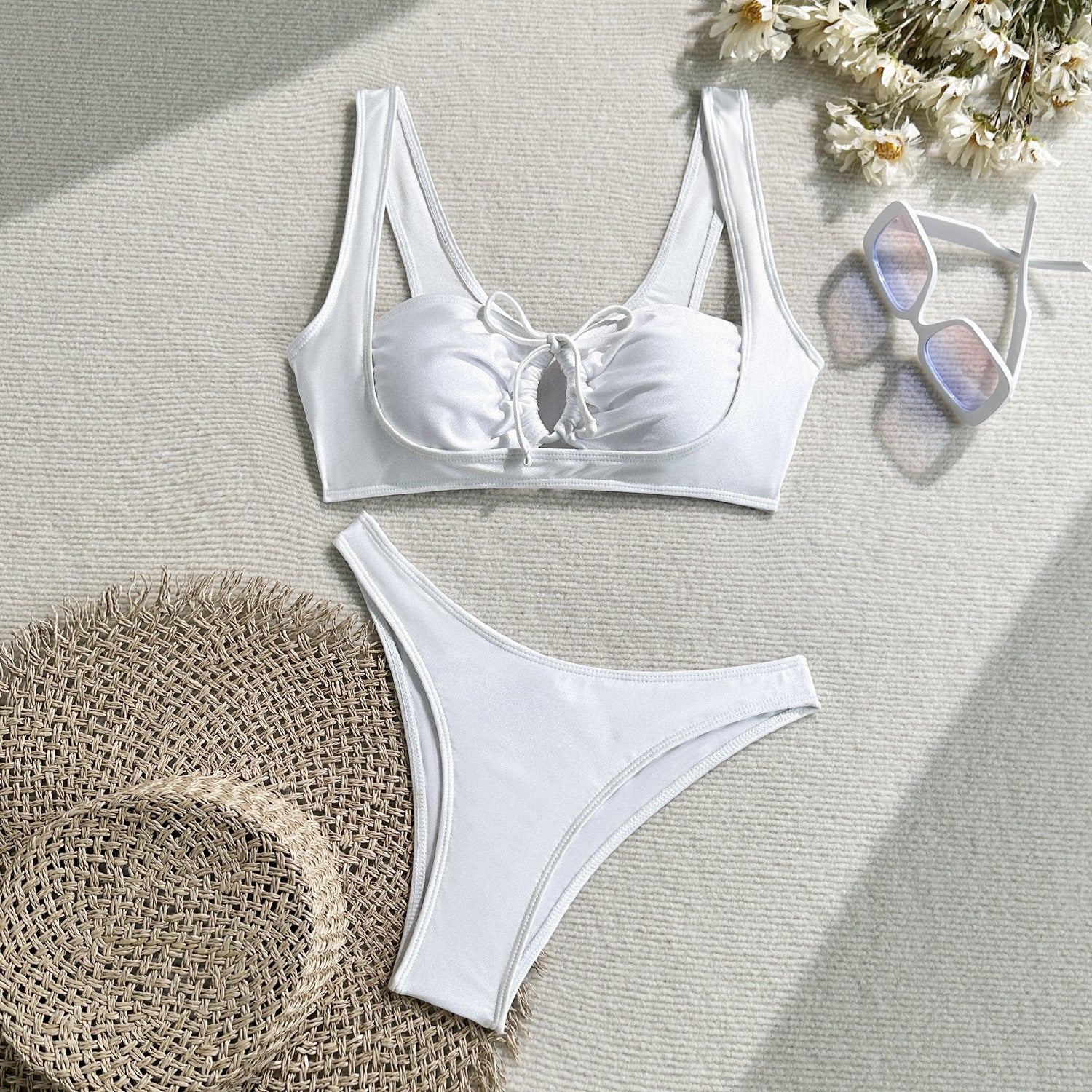 Damen Sportlicher Bikini mit dekorativem Cut-Out R&B