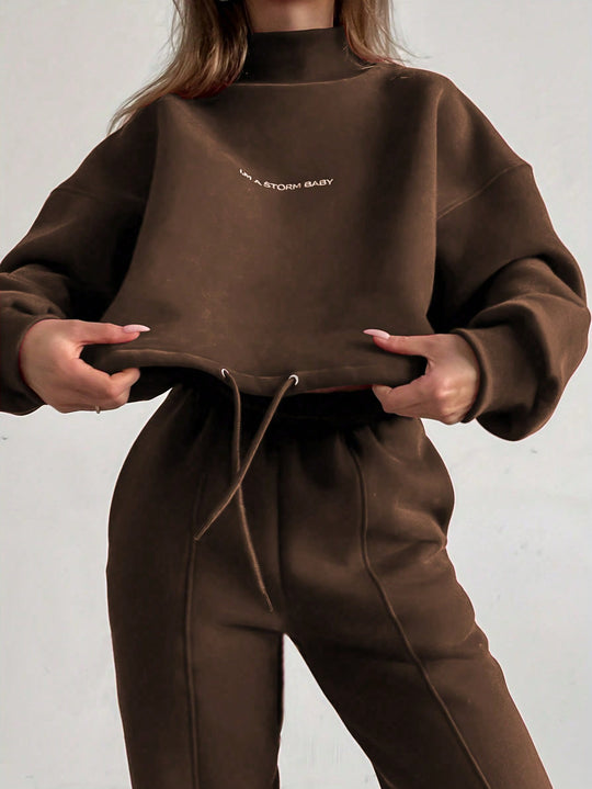 Damen Sportliches Set mit hochgeschlossenem Sweatshirt und elastischen Hosen R&B