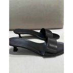 Damen flache Mules mit breiten Riemen R&B