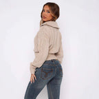 Damen cropped Strickjacke mit detailliertem Zopfmuster und hohem Kragen R&B