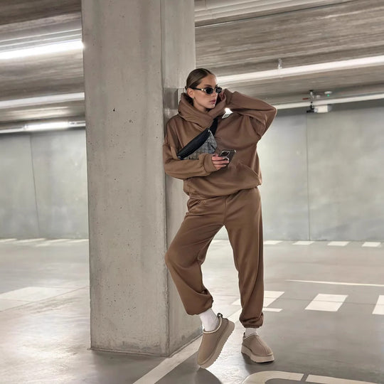 Damen gemütlicher Oversized Hoodie mit intuitivem Kordelzug und passender Jogginghose R&B