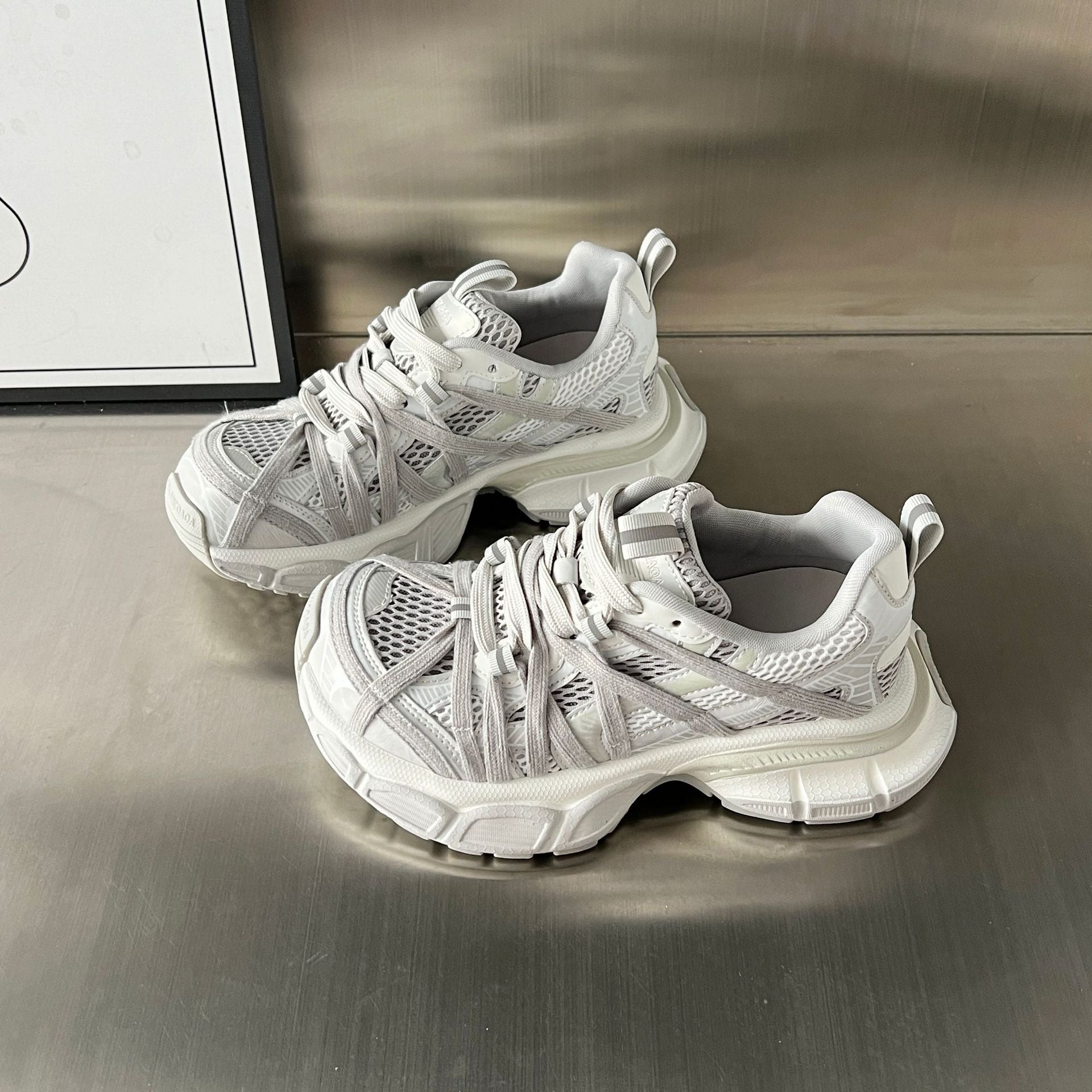 Damen Sportliche Sneakers mit innovativer Schnürung und atmungsaktiver Mesh-Oberfläche R&B