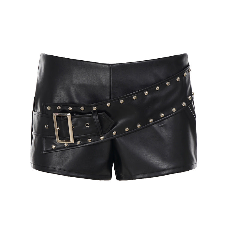 Damen Modische Kunstleder-Shorts mit dekorativen Nieten und ausgefallenem Gürtel R&B