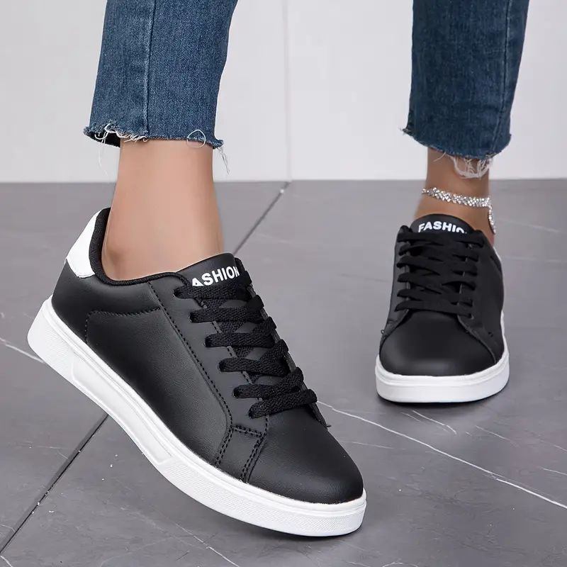 Damen nan minimalistische Sneaker im veganen Lederlook mit gepolsterter Komfortsohle R&B