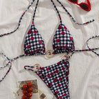 Damen Triangel-Bikini mit verspieltem Karomuster und fruchtiger Applikation R&B