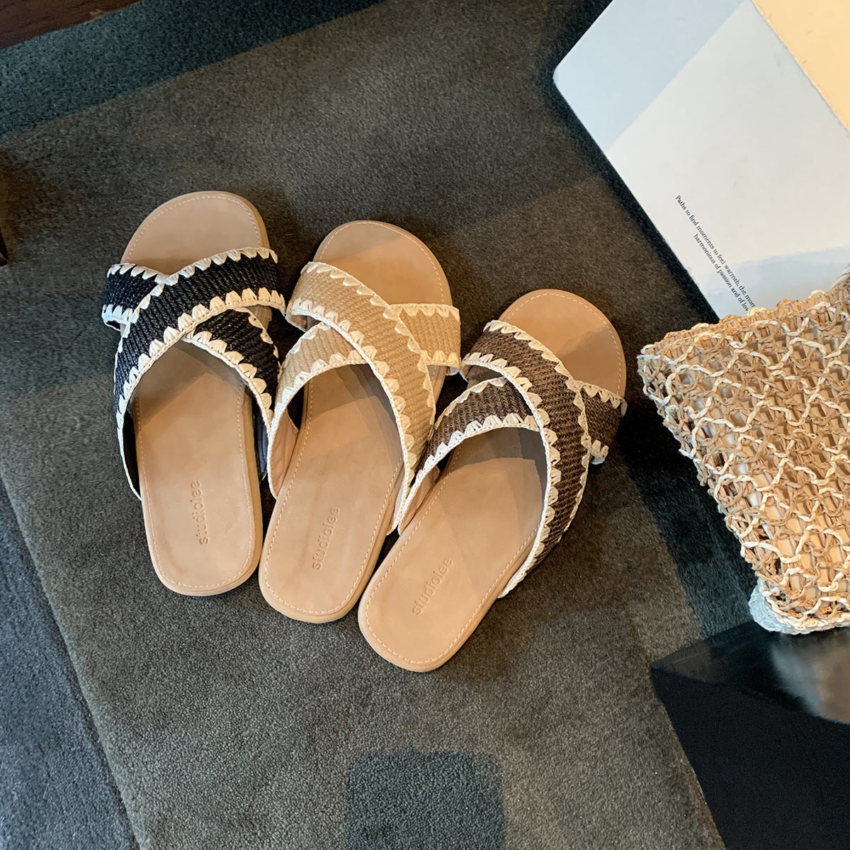 Damen Komfortable und stilvolle Zehentrenner-Sandalen mit raffinierter Faltentechnik R&B