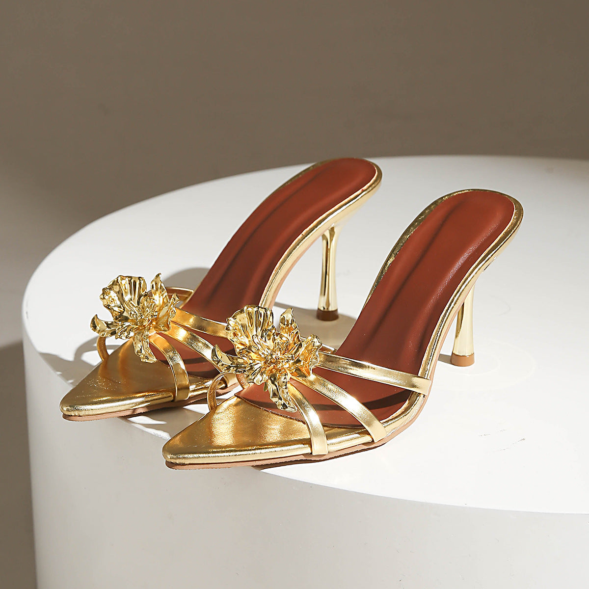 Damen Slingback-Pumps mit filigraner Blumenapplikation und eleganter Absatzhöhe R&B