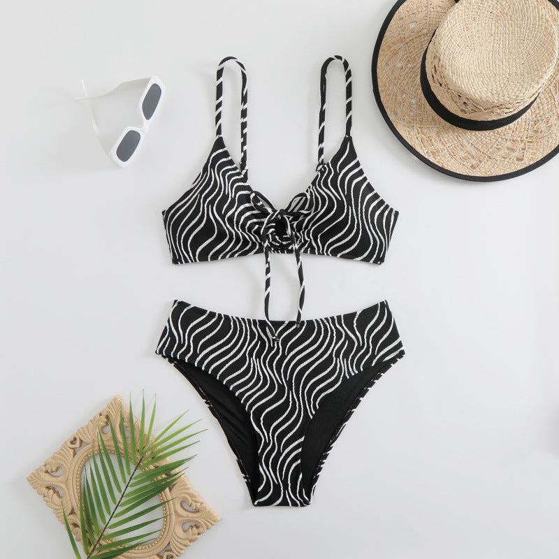 Damen Triangelbikini mit verspieltem Wellenmuster und verstellbarem Oberteil R&B