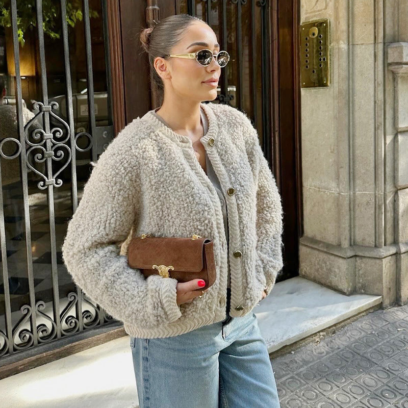 Damen kuschelige Fleecejacke mit dekorativen Holzknöpfen und eleganter Schnittführung R&B