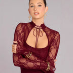 Damen Spitzenminikleid mit hohem Kragen und raffinierten Cut-Out-Details R&B