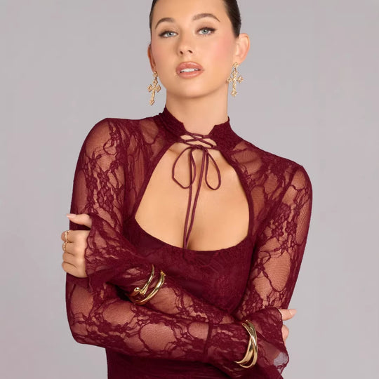 Damen Spitzenminikleid mit hohem Kragen und raffinierten Cut-Out-Details R&B