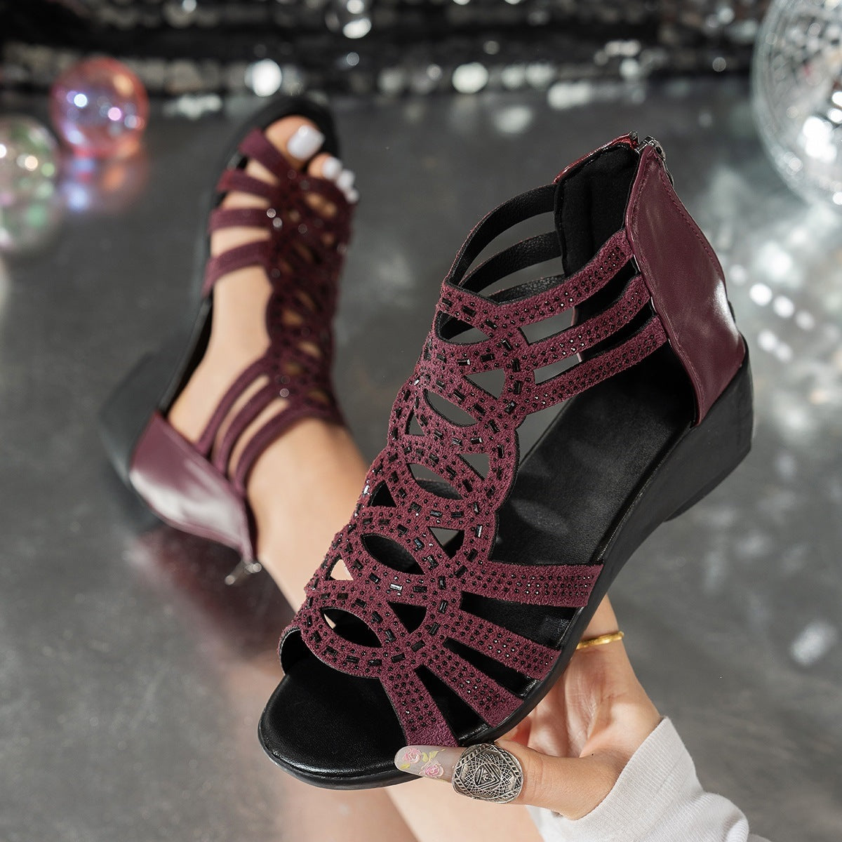 Damen Wedge-Sandalen mit dekorativem Riemendesign und Glitzerapplikationen R&B