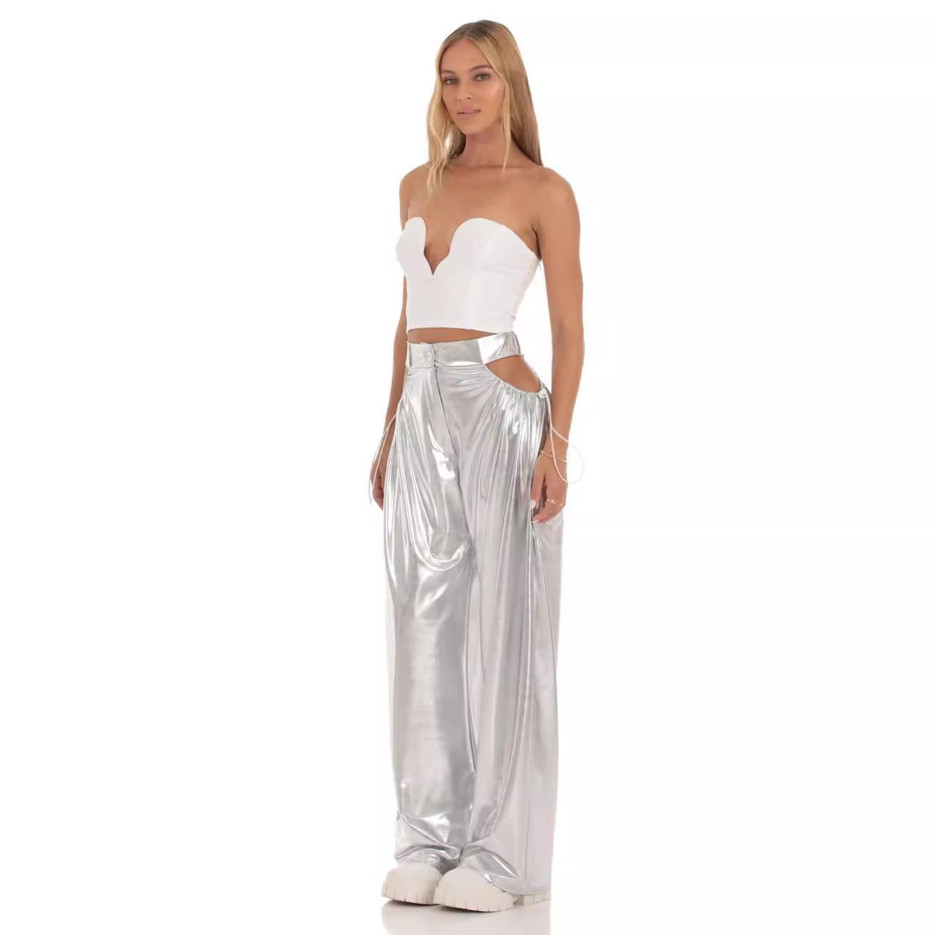 Damen High-Waist Baggy-Hose mit Cut-Out-Details und glänzendem Finish R&B