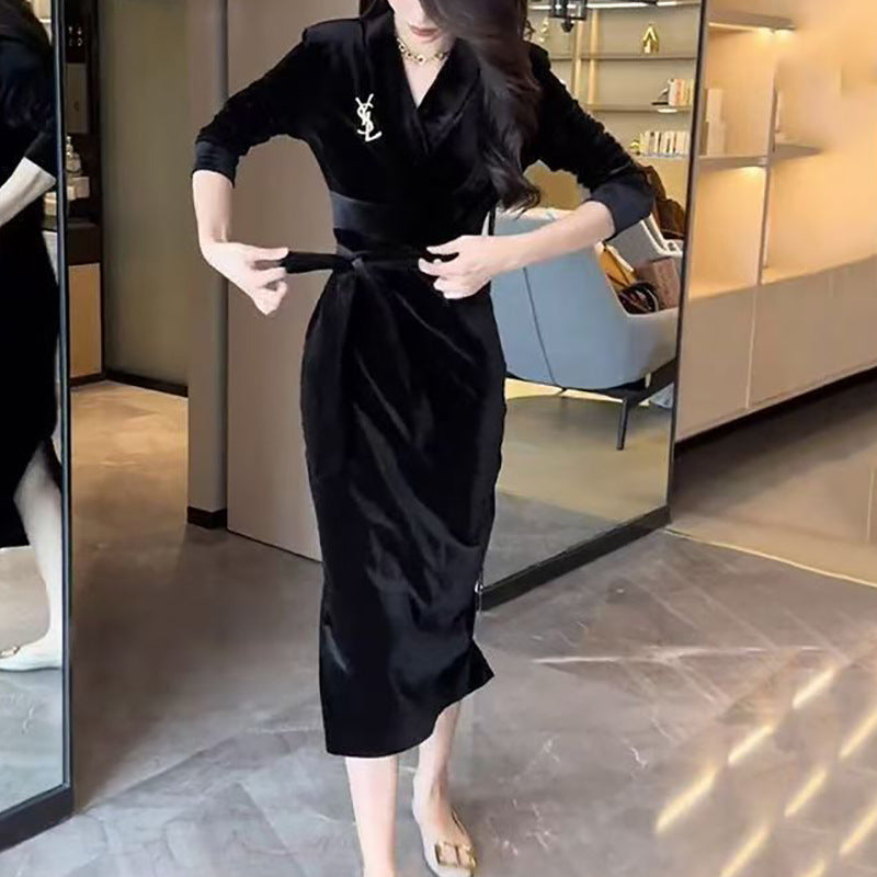 Damen Langarmkleid mit elegantem Wickeldesign und schickem Rüschensaum