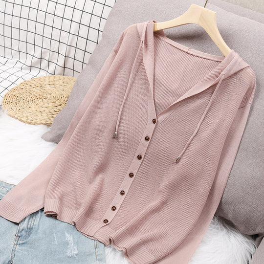 Damen Strickjacke mit Kapuze und eleganten Holzknöpfen R&B