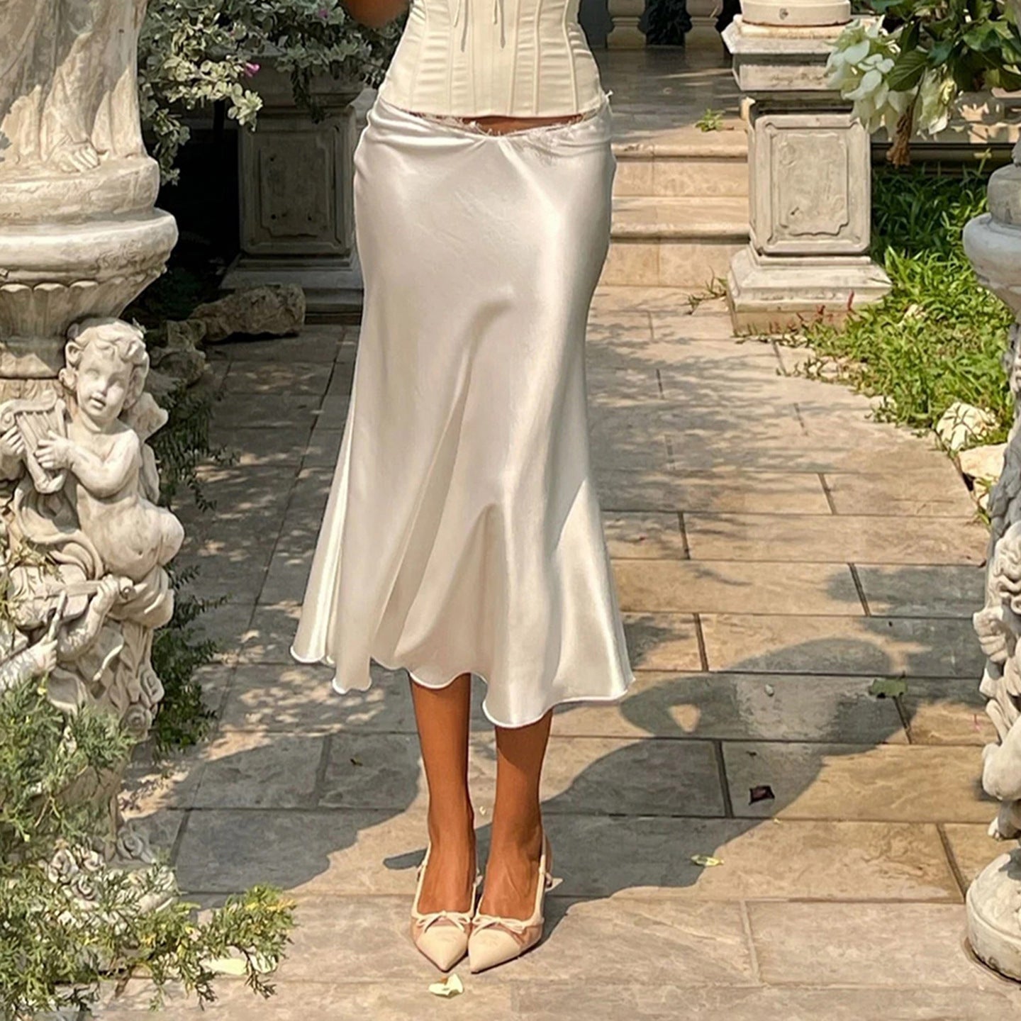Damen elegantes Satin-Kleid mit feinen Spitzenakzenten R&B