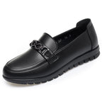 Damen Mokassins mit modischem Kettendetail und bequemer Sohle