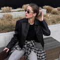 Damen Kunstlederjacke mit schlichter Schnittführung und dekorativem Kragen R&B