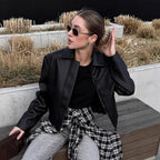 Damen Kunstlederjacke mit schlichter Schnittführung und dekorativem Kragen R&B