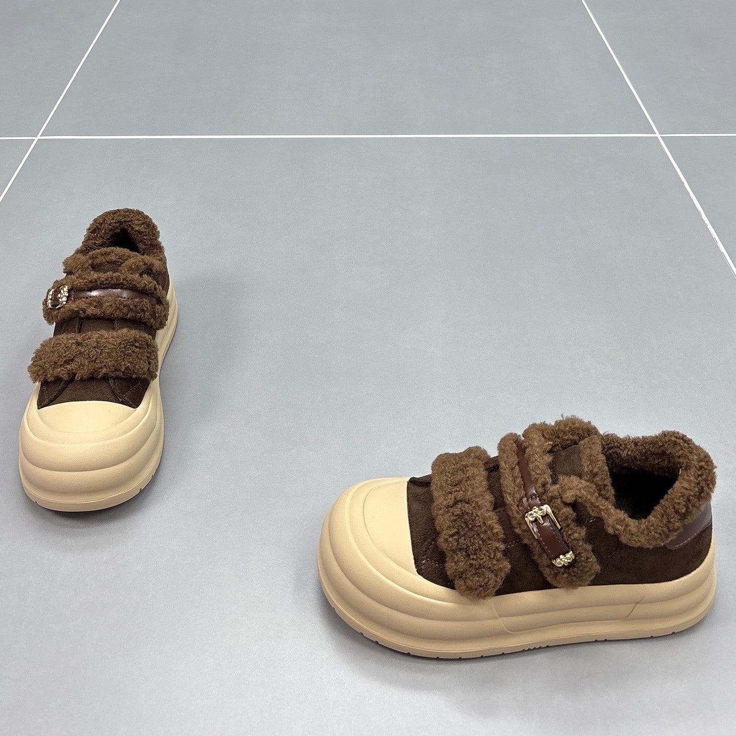 Damen Komfortable Sneaker mit kuscheligem Fleece-Futter und praktischen Klettverschlüssen R&B
