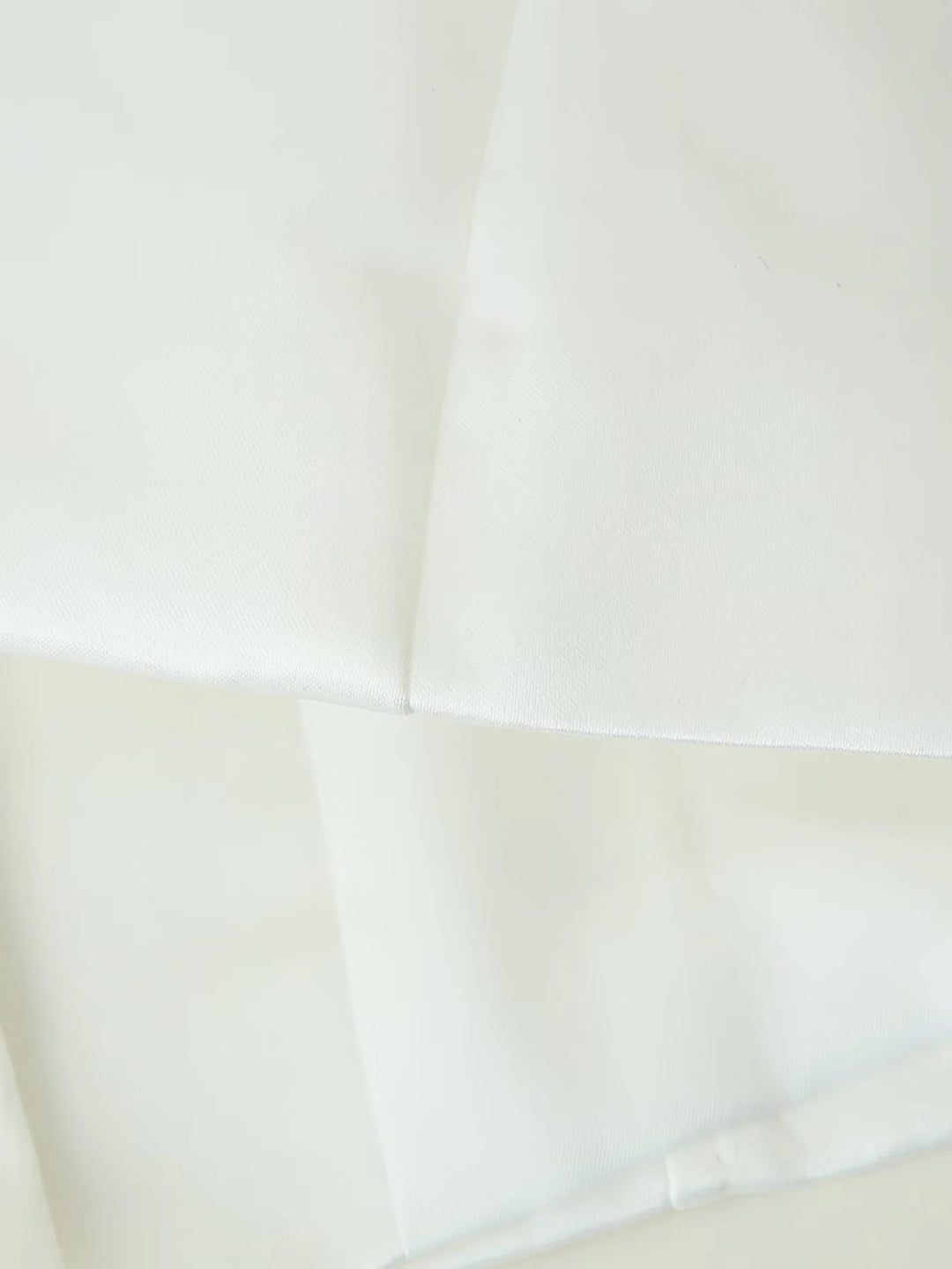 Damen taillierte Bluse mit modernen Knopfdetails und Stehkragen R&B