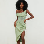 Damen Figurumspielendes Cocktailkleid mit asymmetrischem Schnitt und hohem Schlitz R&B