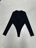 Damen Langarm Bodysuit mit raffiniertem Kreuz-Design und Hochbund R&B
