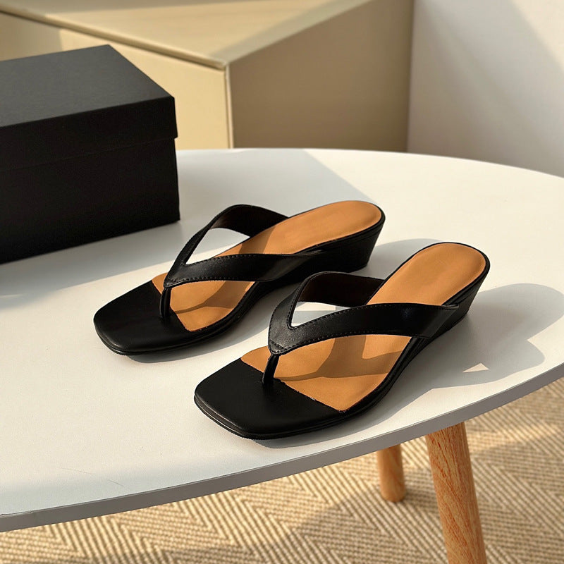Damen Bequeme Wedgesandalen mit modischem Zehenstegdesign R&B