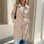 Damen eleganter Trenchcoat im minimalistischen Stil mit Gürtel und praktischen Taschen R&B
