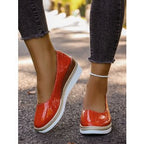 Damen Sneaker mit modernem glänzendem Obermaterial und komfortabler Sohle R&B