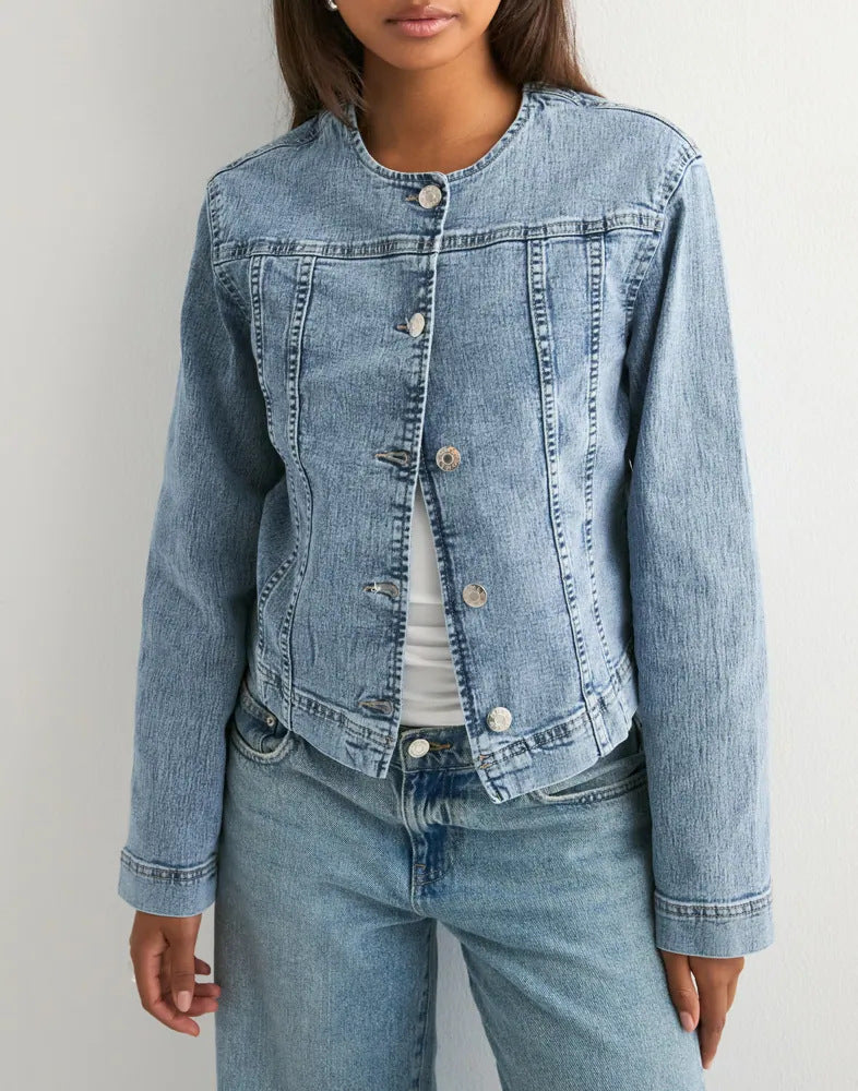 Damen zeitlose Denim-Jacke im modernen Schnitt R&B