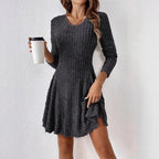 Damen Strickkleid mit raffiniertem Rüschendesign und schmeichelndem Schnitt R&B