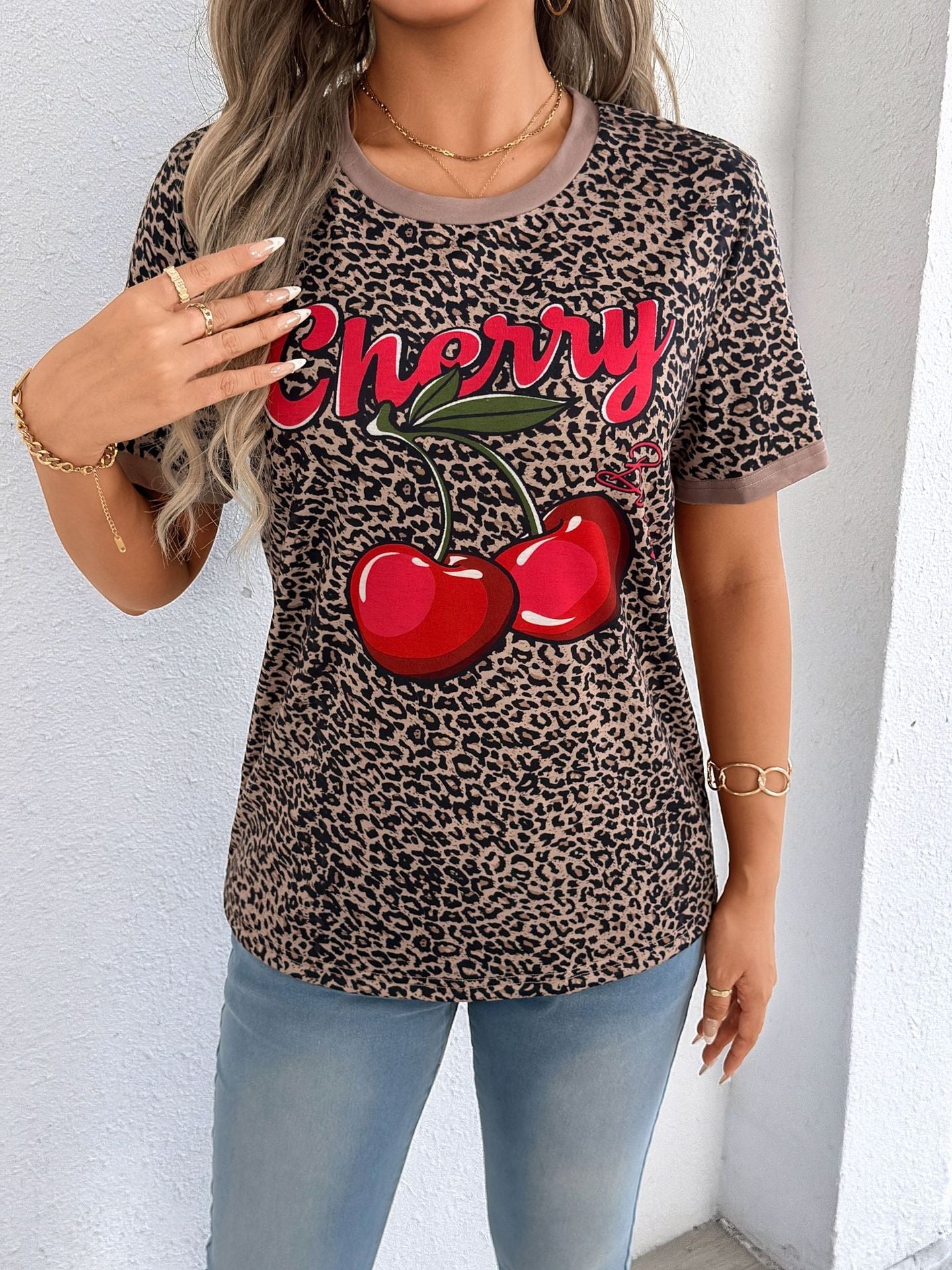 Damen lässiges T-Shirt mit Leopardenmuster und frischem Kirschen-Print R&B